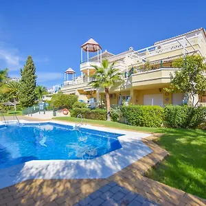 Refurbished 2-bed Burriana Beach. Apartamento Nerja