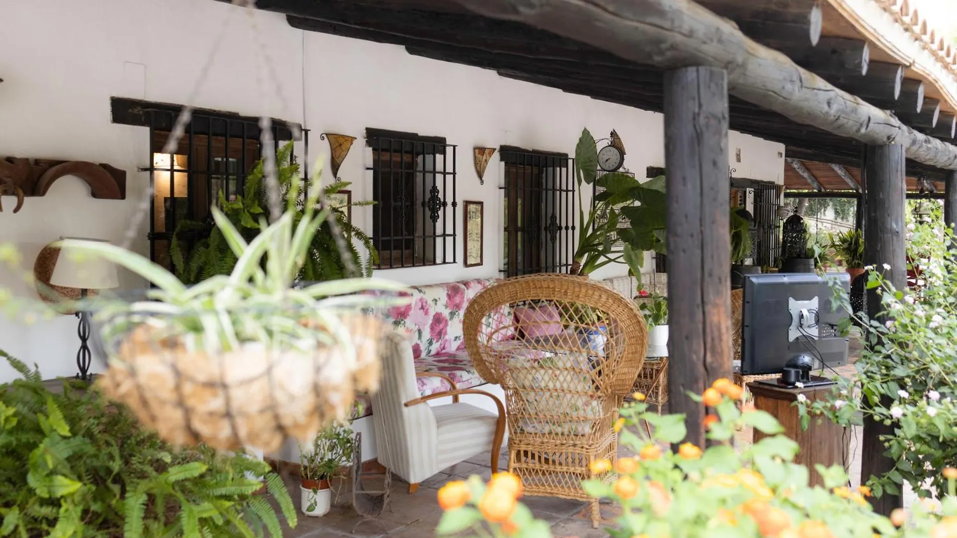Сasa de vacaciones LA CUADRA, Finca privada a los pies de Sierra Nevada, a 10 minutos del centro, Jardín, Barbacoa La Zubia